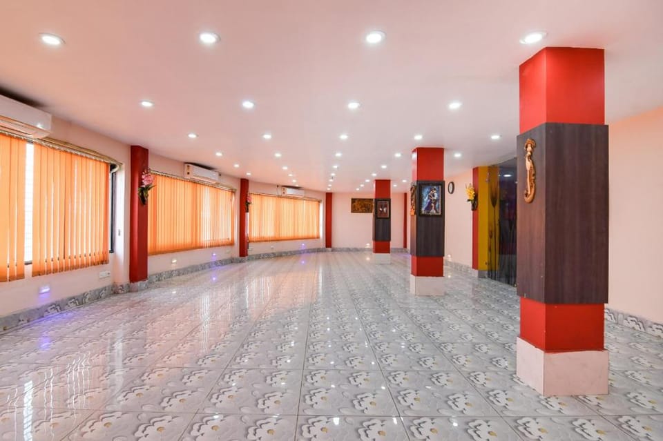Hotel O Kabardanga More Kolkata formerly Royal Crown Banquet Hotel in Kolkata