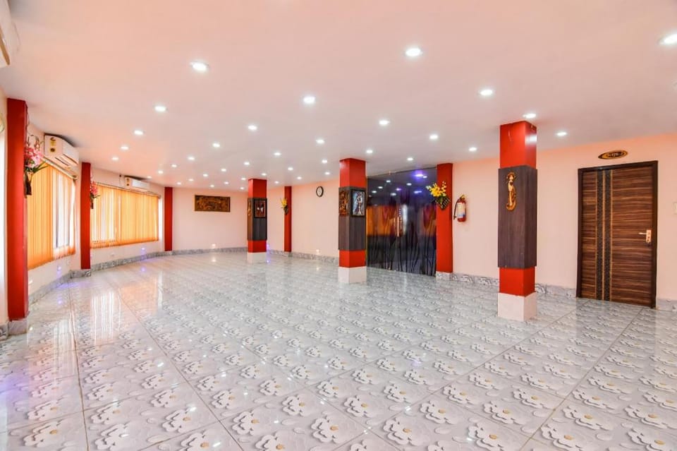 Hotel O Kabardanga More Kolkata formerly Royal Crown Banquet Hotel in Kolkata