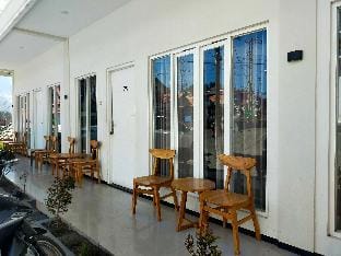 Standard Room 5min Walk to the Entrance Gate Bromo Apartment in East Java