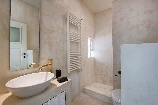 Dimael Mansion White Suite Apartment in Thera