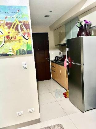 KCAB Urban Vibe - One Uptown BGC Apartment in Makati