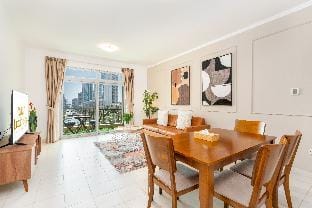 Lux BnB I Una Tower I Lakes View Apartment in Dubai