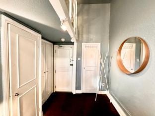 Kensington Gardens - Split Level Double Studio Apartment in City of Westminster