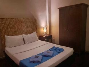 Legacy Mansion Pension House (Standard Room) Vacation rental in Iloilo City