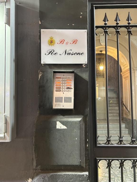 Re Nasone - rooms in Naples Hotel in Naples