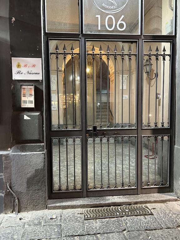 Re Nasone - rooms in Naples Hotel in Naples