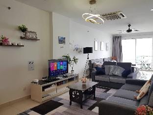 Mansion One Suite By stayCATion Homestay Apartment in George Town