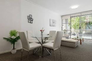 A Modern & Comfy Studio Next to Darling Harbour Vacation rental in Sydney