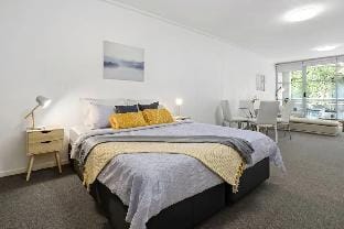 A Modern & Comfy Studio Next to Darling Harbour Vacation rental in Sydney
