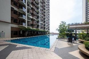 Bayfront Suite Pasay Near MOA & NAIA |Pool & WiFi Apartment in Pasay