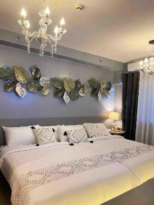 Aurora Suite by YourNest @Shore2 (Netflix + Wifi) Apartment in Pasay