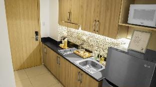 Freya Suite by YourNest @ Shore1 (Wi-fi + Netflix) Apartment in Pasay