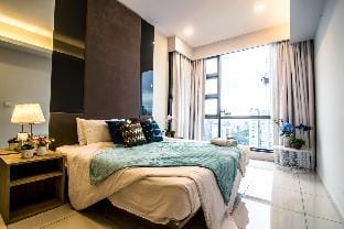 High Floor/Balcony Mesmerising view/Robertson Vacation rental in Federal Territory of Kuala Lumpur