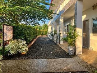 Alaia Studios Apartment in Panglao