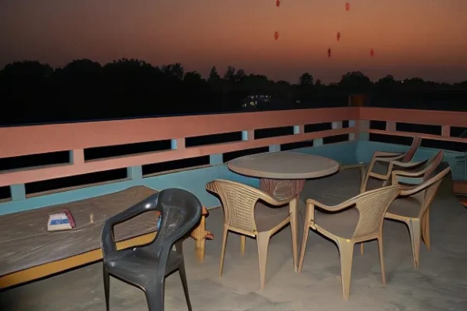 Goroomgo Mahamaya Guest House Sarnath Varanasi Hotel in Varanasi