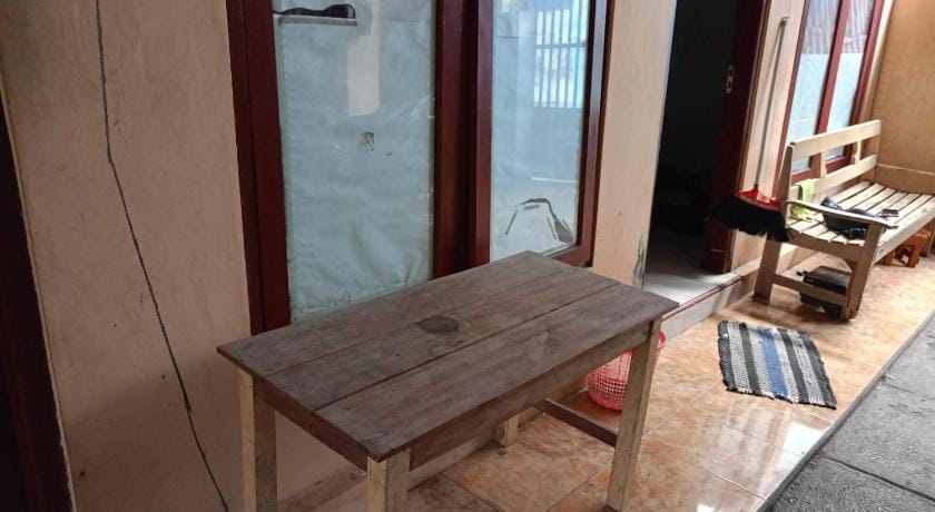 OYO Life 93712 Vanda Family Hotel in East Java