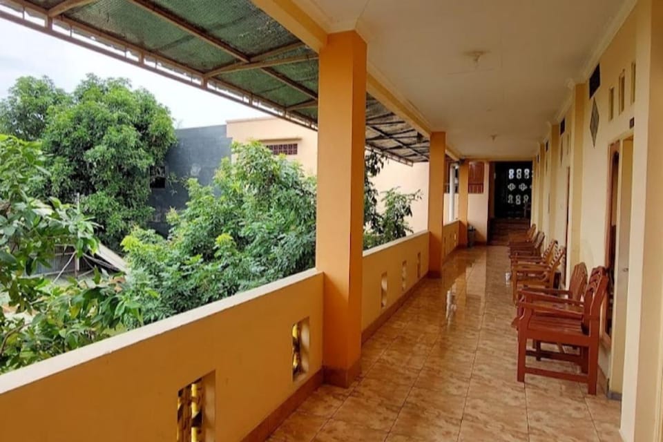 Hotel O Rasya Homestay Near SD Negeri 6 Mataram Hotel in Batu Layar