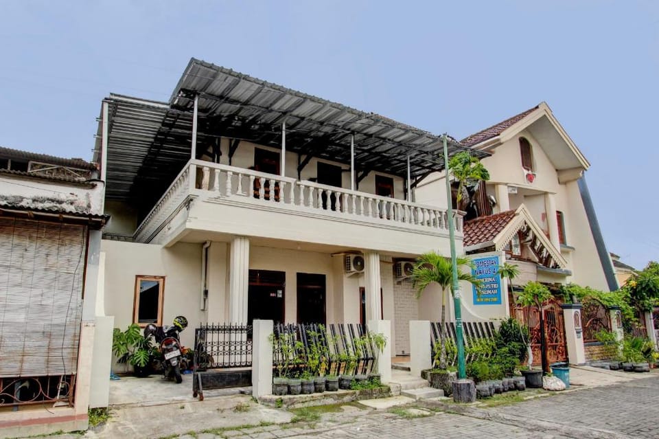 SPOT ON 93717 Nayus Homestay Syariah 4 Hotel in Yogyakarta