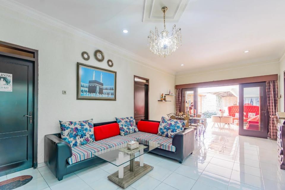 Hotel O Ita Homestay Syariah Hotel in East Java