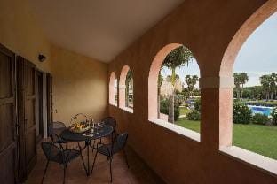 Tranquil Lantana Resort Hotel  Apartments 1 Bedroom room apartment sleeps 5 Apartment in Pula