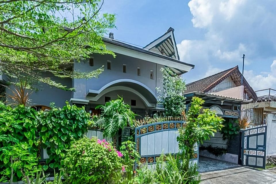 Vj Sweethome Syariah Near GOR Turida Hotel in West Nusa Tenggara, Indonesia