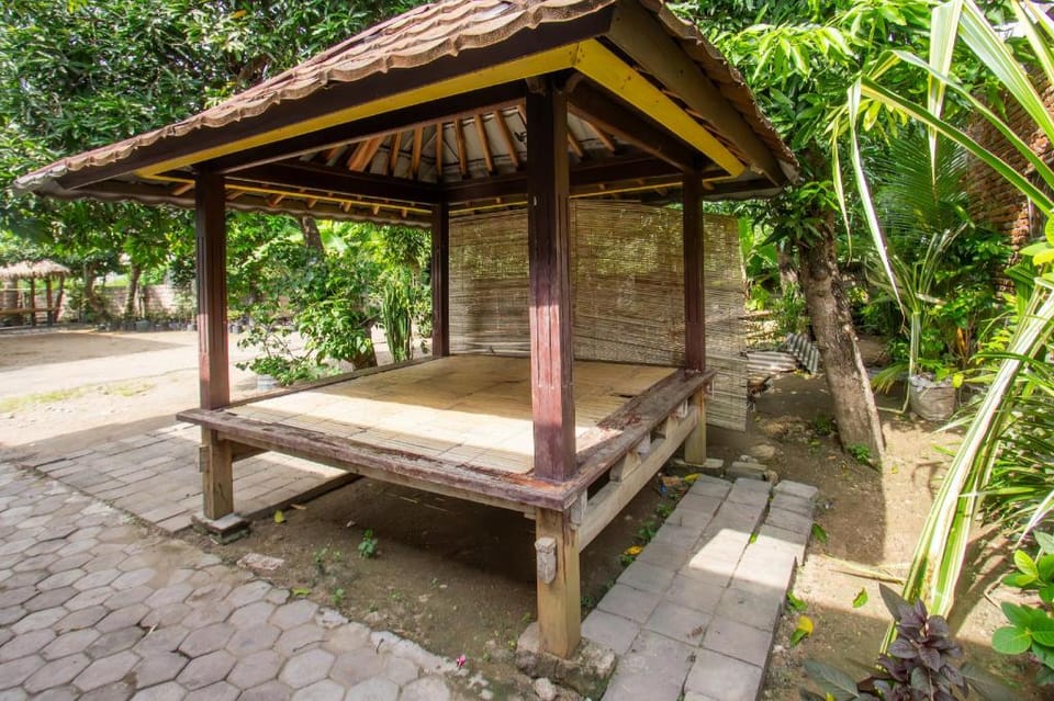 SPOT ON 93724 Songgong Homestay Hotel in Pujut