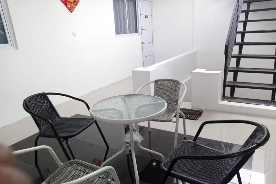 Capital O 93728 Guest House Cemara Hotel in Bandung