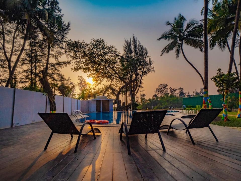 ILIF 2707 Baywatch Villa Hotel in Maharashtra