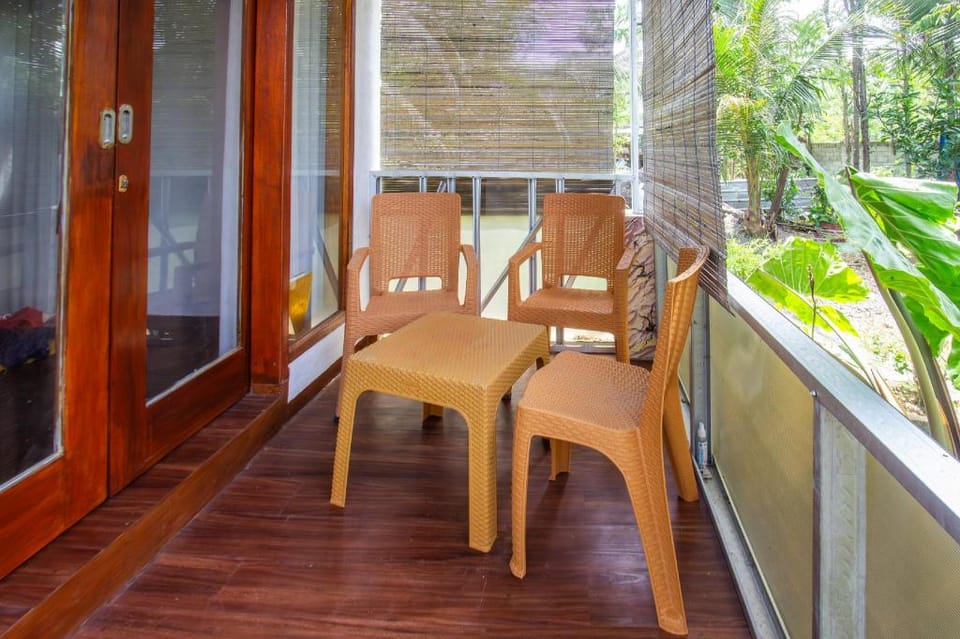 OYO 93737 Bale Oyan Homestay Hotel in Pujut