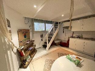 Maisonnette en duplex 25 M2 Pantin Apartment in Pantin