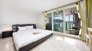 Ganghwa Nakjogaboineun spa Pension Bed and Breakfast in Gyeonggi-do
