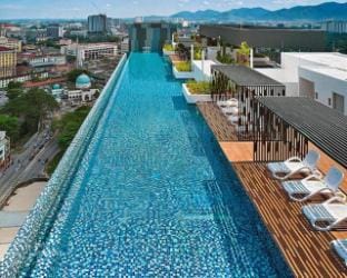 The Horizon SkyPool Suites by 4-11Pax IWH Apartment in Ipoh