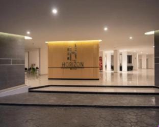 The Horizon SkyPool Suites by 4-11Pax IWH Apartment in Ipoh