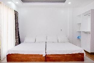 E&C TOURIST INN  FAMILY ROOM Apartment in Dumaguete