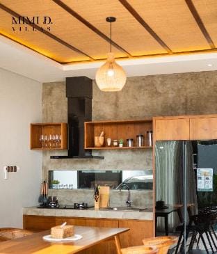 Beach 3 mins - Mimi D. Fame Canggu Private Pool Villa in North Kuta