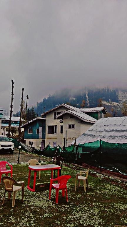 Dreamland Kashmir cottage Hotel in Punjab