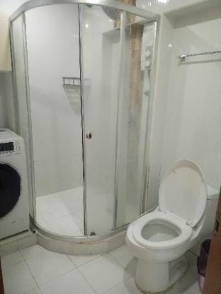 Charming 2 BR Forbes Area!  Apartment in Makati