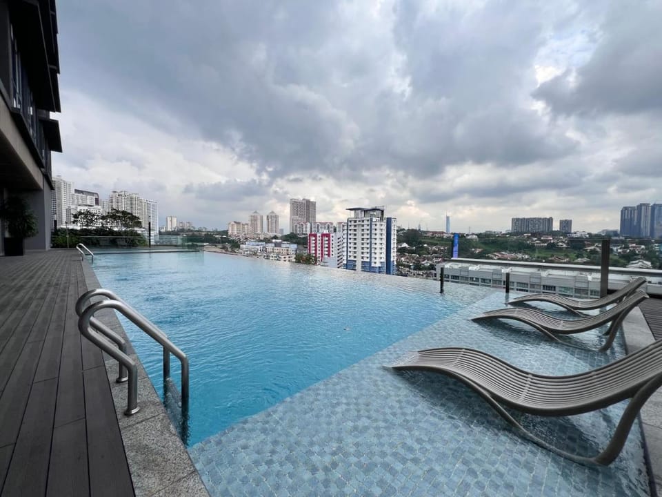 MS Suite @ Societe Suites Sri Hartamas, Mont Kiara Apartment in Petaling Jaya