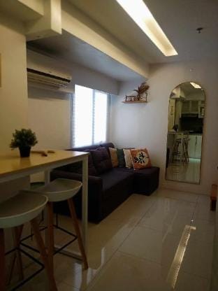 Stylish 2BR Condo in Forbes BGC  Apartment in Makati
