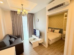 Love on top II Seaview Floor6 @ The Blu X  Apartment in Chon Buri Changwat