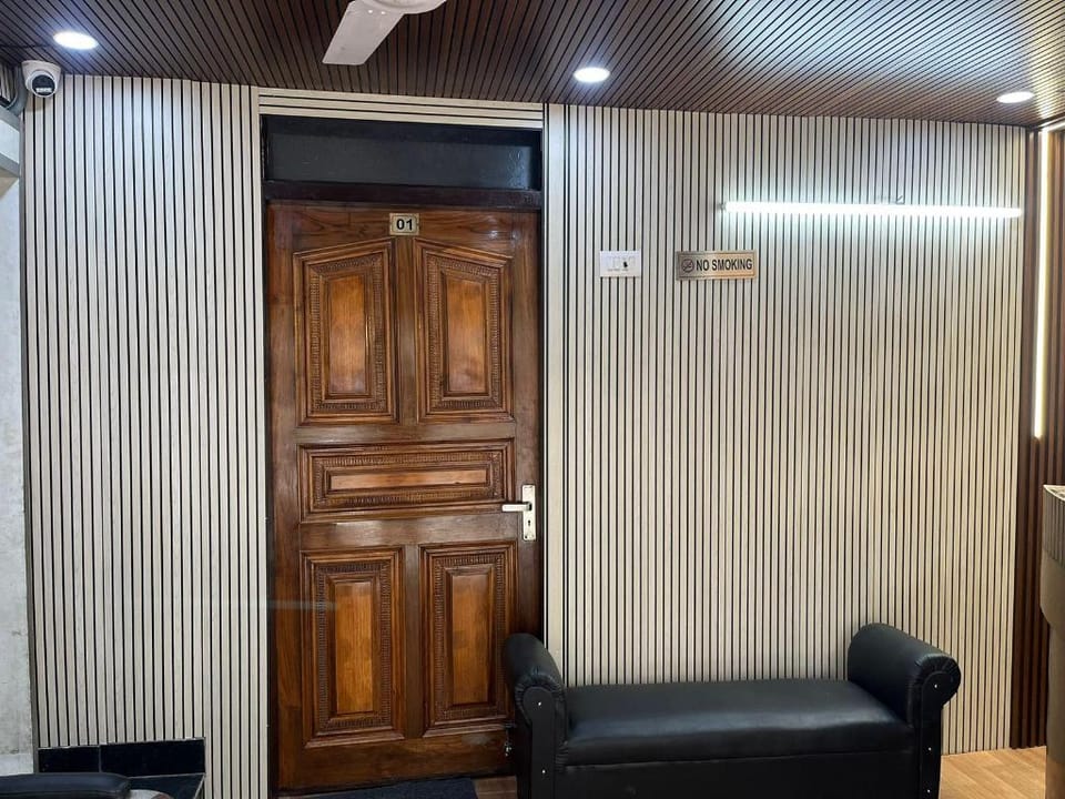 White Palace Inn Hotel in New Delhi