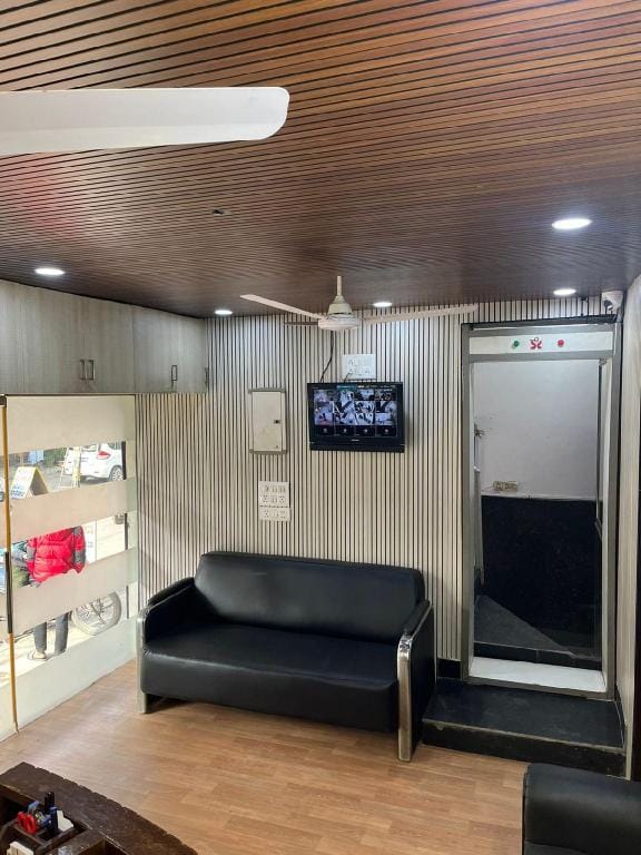 White Palace Inn Hotel in New Delhi