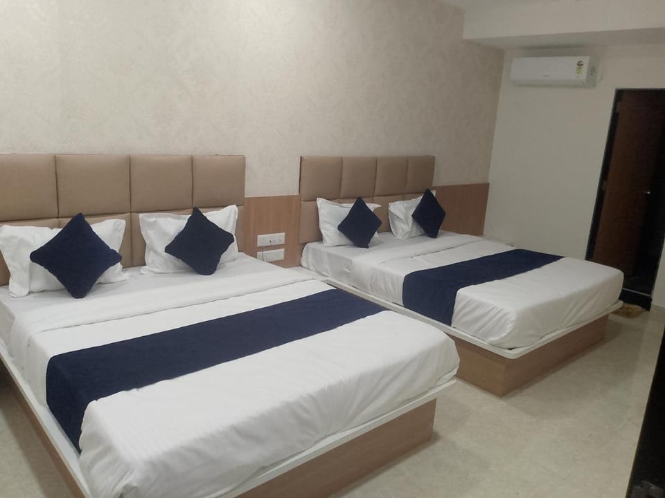 Hotel Bhavya Palace Hotel in Gujarat