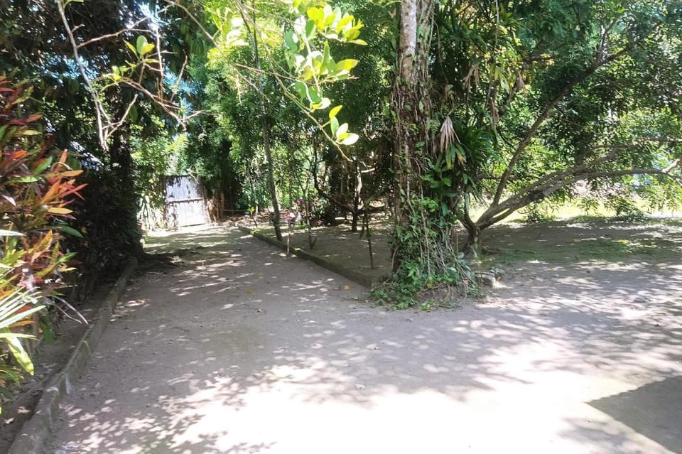 OYO 93766 Bunga Homestay Near Taman Lembah Hotel in Lingsar