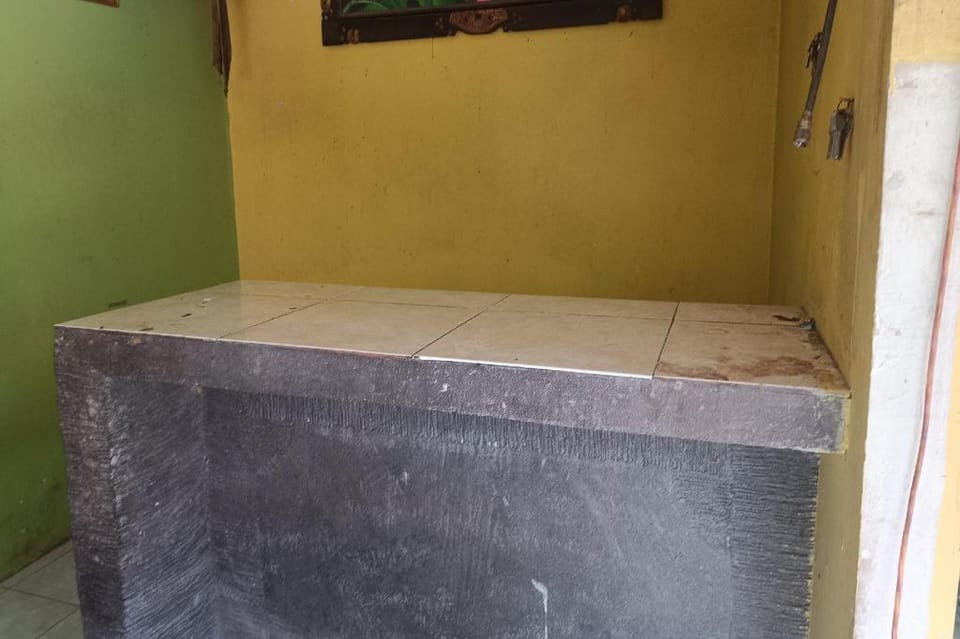 OYO 93766 Bunga Homestay Near Taman Lembah Hotel in Lingsar