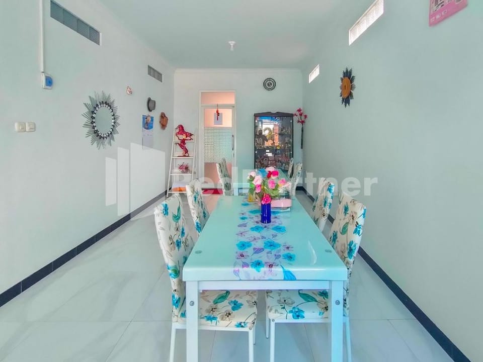 Joy Homestay Near UMJ Jember Mitra RedDoorz Hotel in East Java
