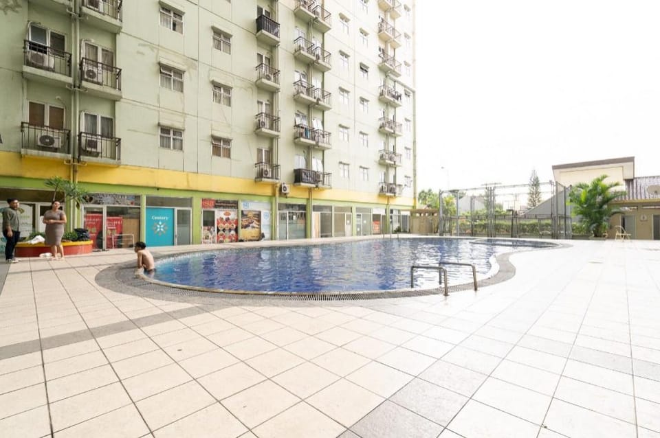 OYO 93734 The Metro Suites Apartment By Retro Rent Hotel in Bandung