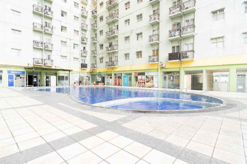 OYO 93734 The Metro Suites Apartment By Retro Rent Hotel in Bandung
