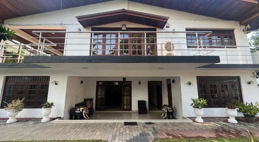 Ocean Beauty Guest House Bed and Breakfast in Negombo