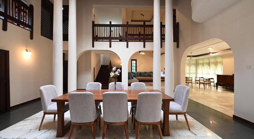 Serene Manor Bed and Breakfast in Western Province
